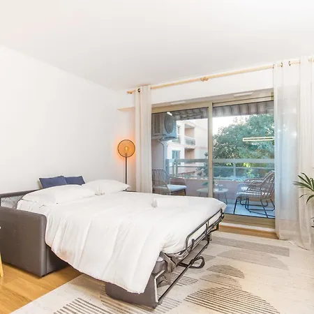 Moderne - Terrasse - Parking - Bm Appartement *